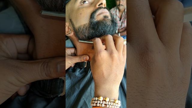 Beard Shaping At Salon / Best Hairstyles For Men With Beards смотреть онлайн