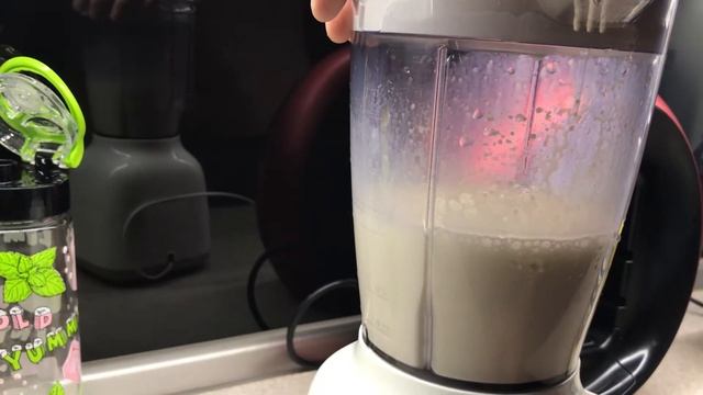 Молочный Коктейль с Бананом. Блендер PHILIPS. Энергетический напиток смотреть онлайн