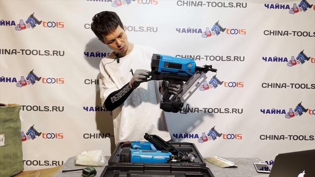 Китайский аккумуляторный безгазовый нейлер по дереву DCFN3490 смотреть онлайн