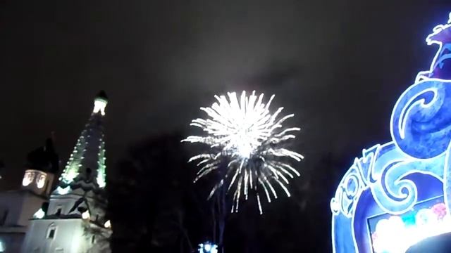 Ярославль. Новогодний салют на Советской площади 1.01.2017 смотреть онлайн