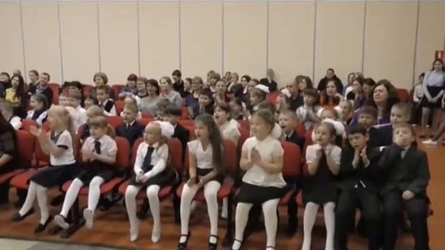 Посвящение в первоклассники в школе Радуга смотреть онлайн