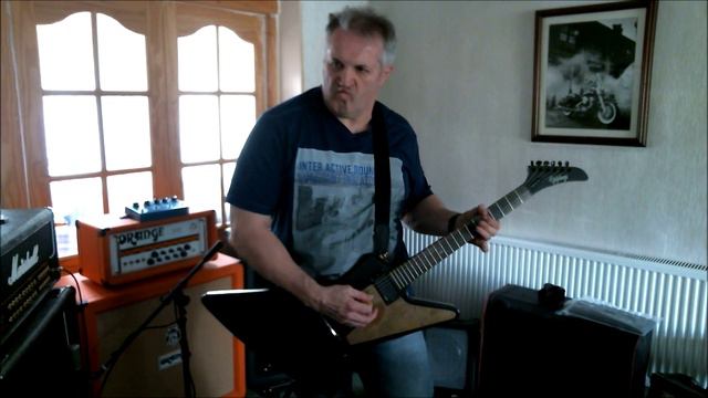 Epiphone Explorer Gothic + EMG 81/85 смотреть онлайн