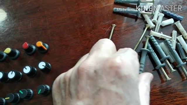 Ручки для переменных резисторов.