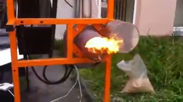 Работа гранульной горелки в Латвии смотреть онлайн