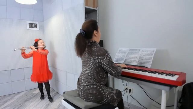 Полина Шергина, флейта - Н. В. Бакланова, "Хоровод" смотреть онлайн