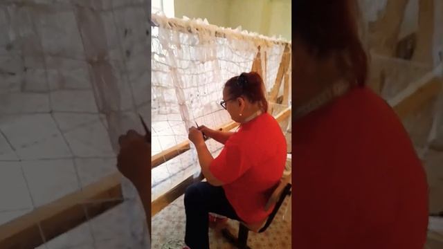 Татьяна вяжет маскировочную сеть ??✌️#усольесибирское #золотыеруки #всёдляфронта