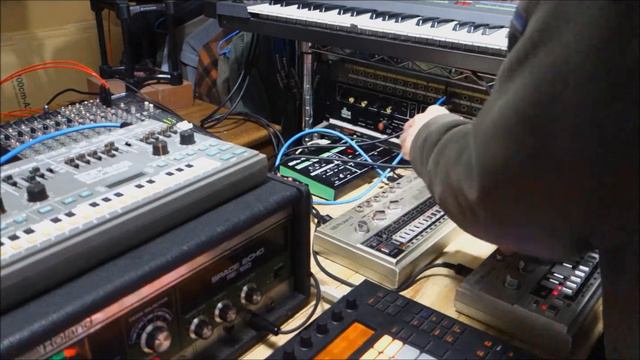 Roland 80's Vintage Jam смотреть онлайн