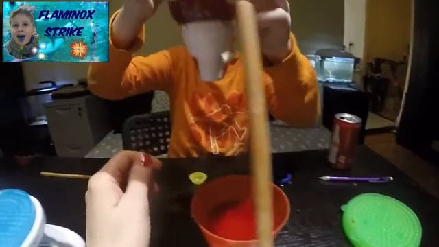 Как добыть нано мороженое из молока, кока колы и фруктового пунша?Dippin Dots Frozen Dot Maker смотреть онлайн