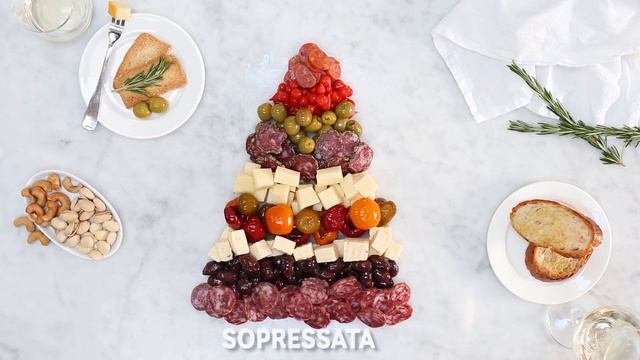 Holiday Olive & Antipasti Christmas Tree смотреть онлайн