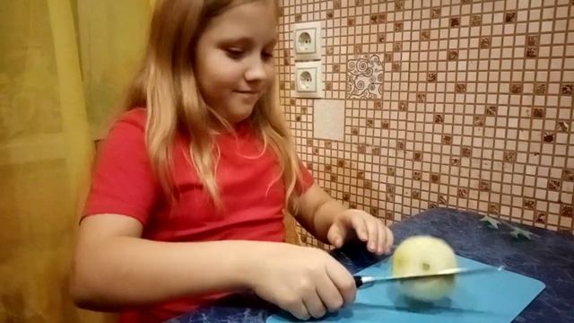 готовим вместе с Василисой. Пицца ?#готовимвместе#пицца#своимируками#Курган#отдых#семья#выходные