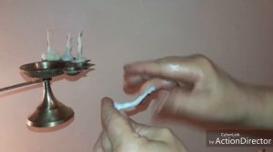 Лампадка из гхи. Масло гхи, вата, огонь.