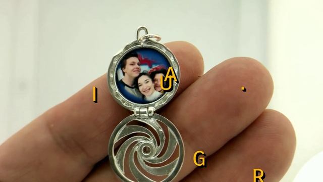 Серебряный открывающийся медальон ЦЕНТР СОБЫТИЙ смотреть онлайн