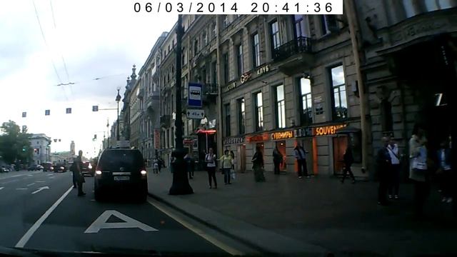 СПб, Невский пр. 03.06.2014. Автобус сбил остановку с людьми смотреть онлайн