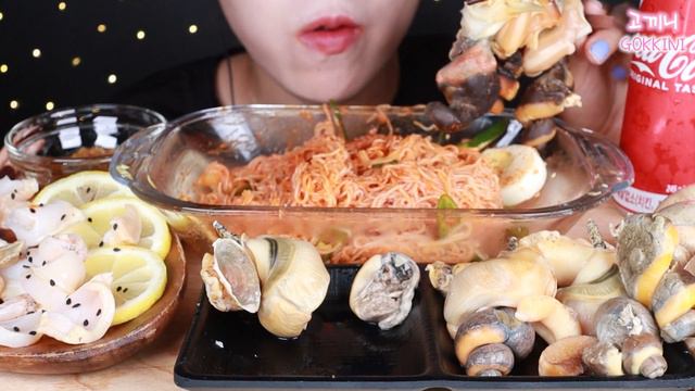 백골뱅이, 매콤 비빔냉면 Whelk sashimi, Bibimb cold noodle смотреть онлайн