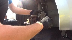 Toyota Prius 20 - смазка направляющих тормозов. Новые диски и старые колодки - плохо!