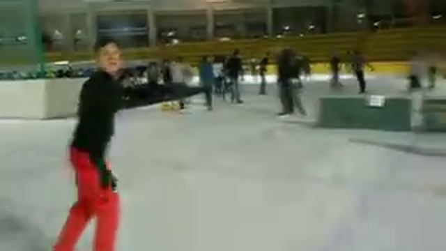 Сын на катке в Крылатском:-) смотреть онлайн