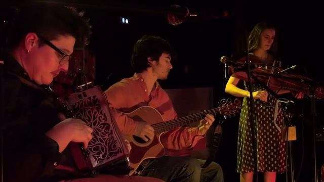 La Lampe à Folk - December (mazurka) смотреть онлайн