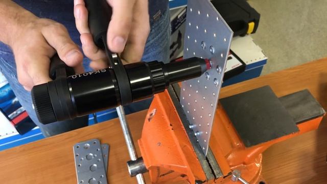 Заклепочник механический SKytools SK4010 смотреть онлайн