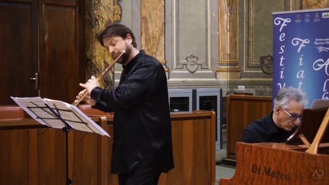 Andrea Oliva plays Sonata by G. Donizetti смотреть онлайн