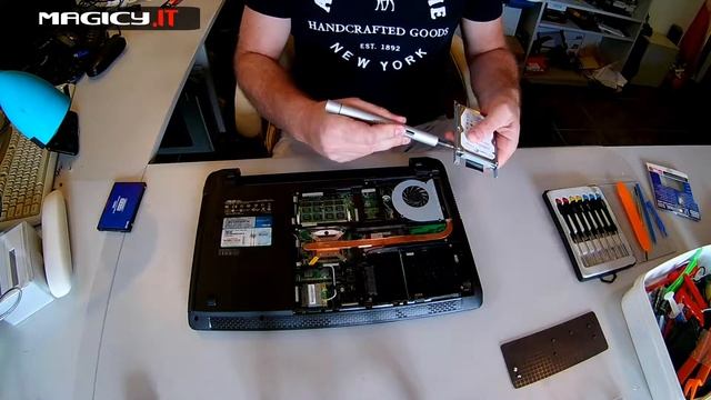 Asus K52J Disassembly (hard drive replacement) смотреть онлайн