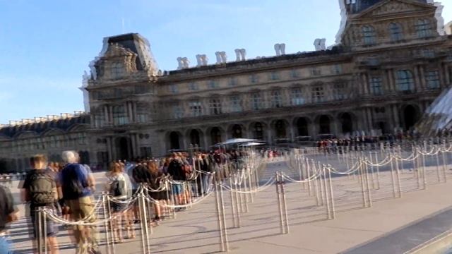 Блеск и Нищета Парижа. Идем в Лувр!