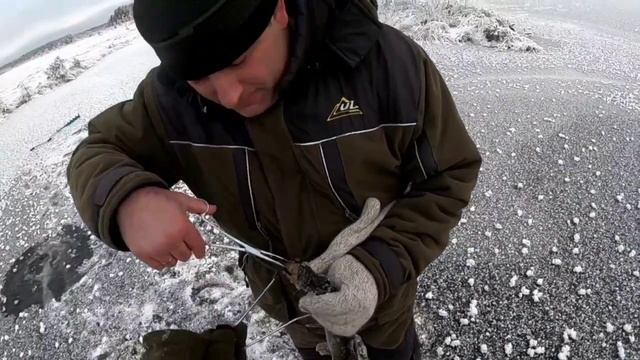 На краю Севера ПЕРВЫЙ ЛЁД! Начало зимней рыбалки сезона 2022-2023 смотреть онлайн