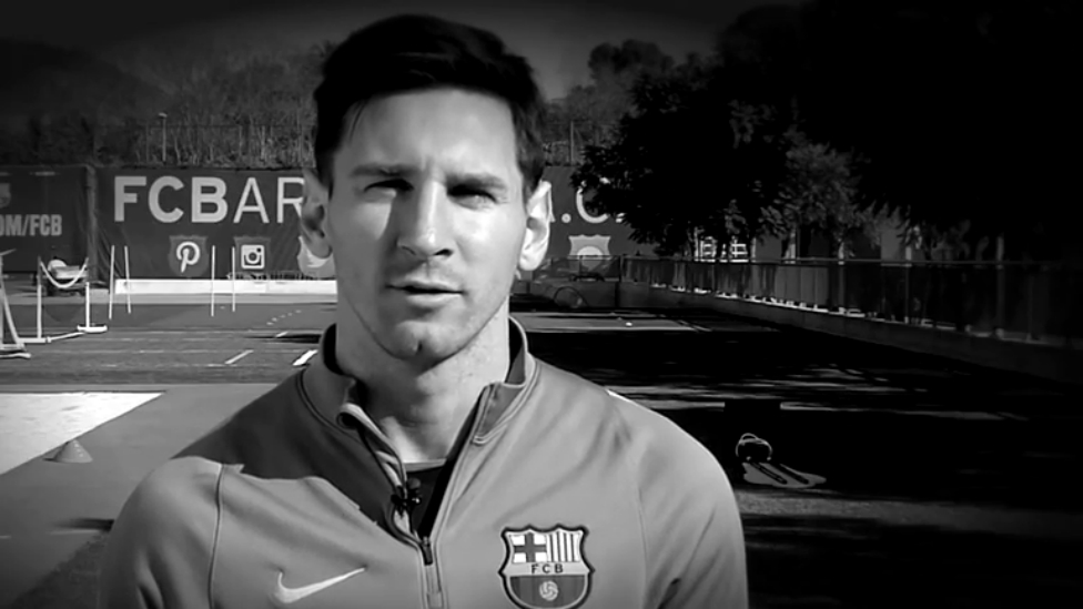 Роналду, Месси, Неймар, Шарапова поддержали Париж смотреть онлайн