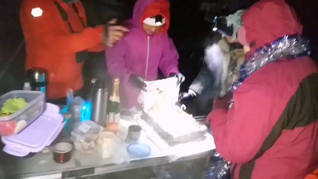 02.01.2024 ❄️🎅🥳🤶 Новогодний поход в окрестности Пчелиного смотреть онлайн