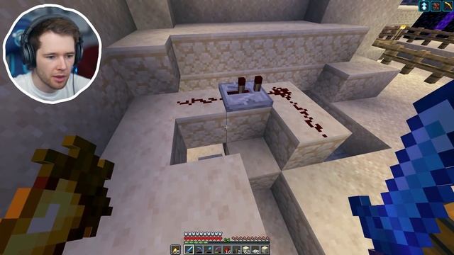 I Made a SECRET BASE in Minecraft Hardcore! смотреть онлайн
