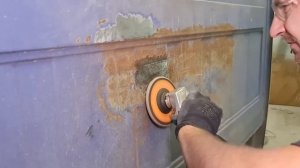 Удаление ржавчины механическим способом. Коралловый круг и лепестковый диск для зачистки металла.