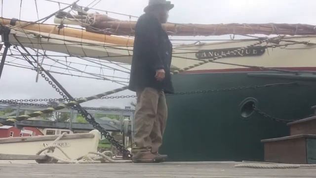 Windjammer Angelique leaves on her first trip of 2017 смотреть онлайн