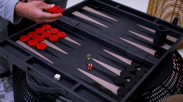 Backgammon Tutorial - Bearing off the board смотреть онлайн