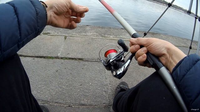 Клёв набирает обороты. Плотва в мегаполисе. Поплавочная снасть. смотреть онлайн