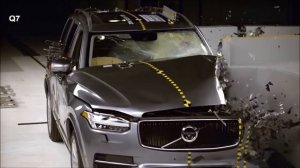 Volvo XC90 Vs Audi Q7   Crash Test