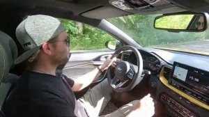 Тест Kia XCeed 2020. На что способен новый кросс-хэтч Киа Эксид и на чем корейцы сэкономили