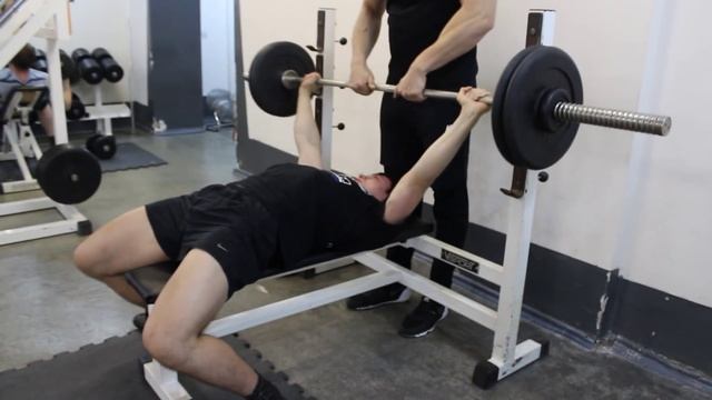 Шейко без фармы #3 - Тренировка в моём первом зале. Фитнес клуб Прогресс. смотреть онлайн