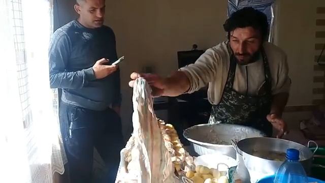 Как чистить тандыр. Шашлык в мацуне.How to clean Tandoor oven.Shish kebab in matsun смотреть онлайн