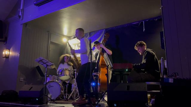 'RED' Live at Jazz Sanctuary - London смотреть онлайн