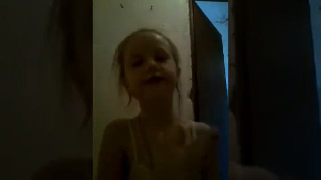 Умываю губы пеной для ванн смотреть онлайн