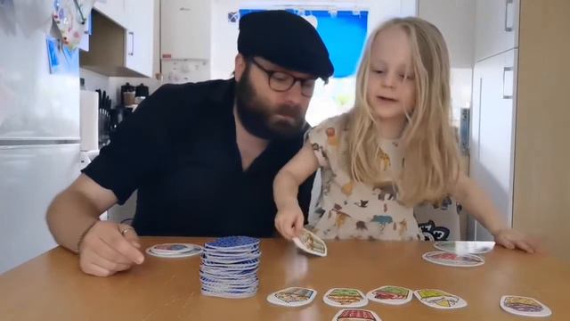 Daddy & Elidi: How To Play "Where's my Cupcake" so it's (slightly) more fun смотреть онлайн