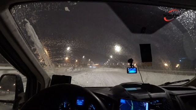 В самый центр Москвы в сильный снегопад / To the very center of Moscow in a heavy snowfall. смотреть онлайн