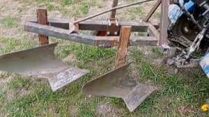 Самодельный двух корпусный плуг на мини трактор.