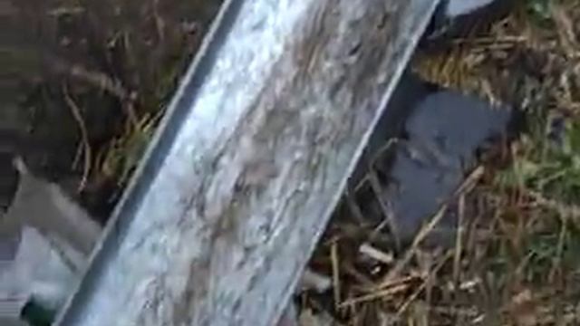 Озеро и сток воды с крыши в него из подручных материалов смотреть онлайн