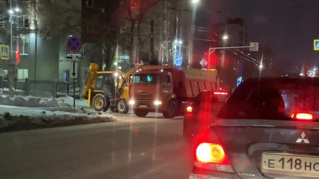 В Киров продолжается вывоз снега с улично-дорожной сети смотреть онлайн