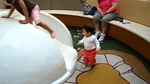 At the playground.... coming through смотреть онлайн