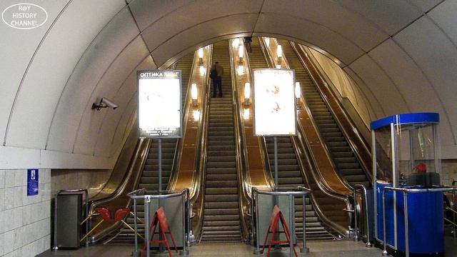 Станции Петербургского метрополитена | Гостиный двор смотреть онлайн