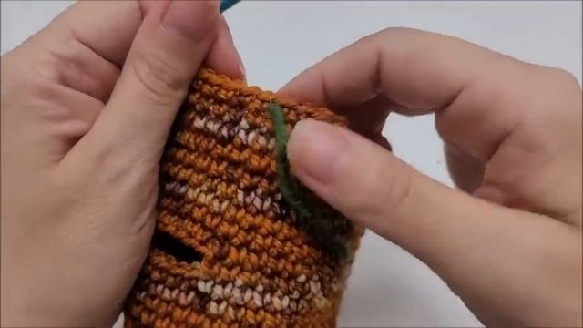 Crochet Glove Tutorial / You Won't Believe How EASY These Are To Make смотреть онлайн