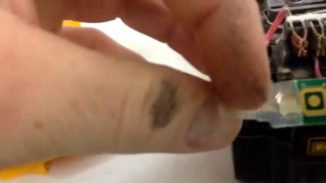 How to fix lights on Dewalt battery смотреть онлайн