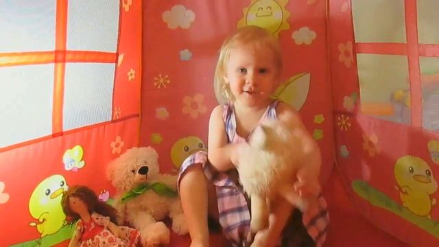 Бэла (2,5 года) читает детские стихи | Bela (2,5 years) reciting a poems смотреть онлайн