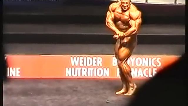 Markus Ruhl Posing смотреть онлайн